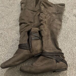 Women's Knee-High Flat Riding Boots - Brown